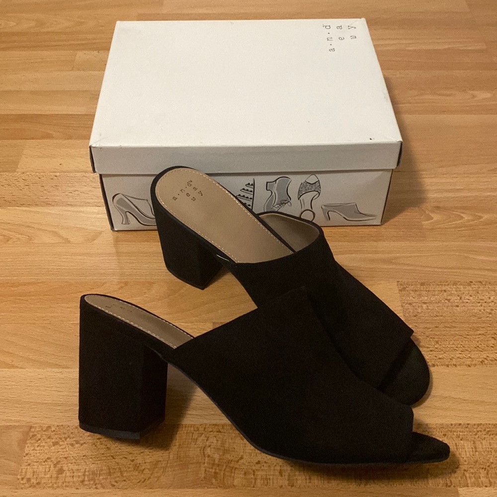 Black heeled mules